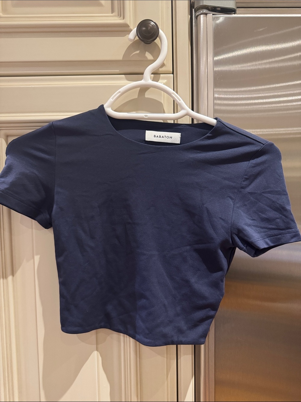 Babaton women's Contour Crew Cropped Navy Short Sleeve